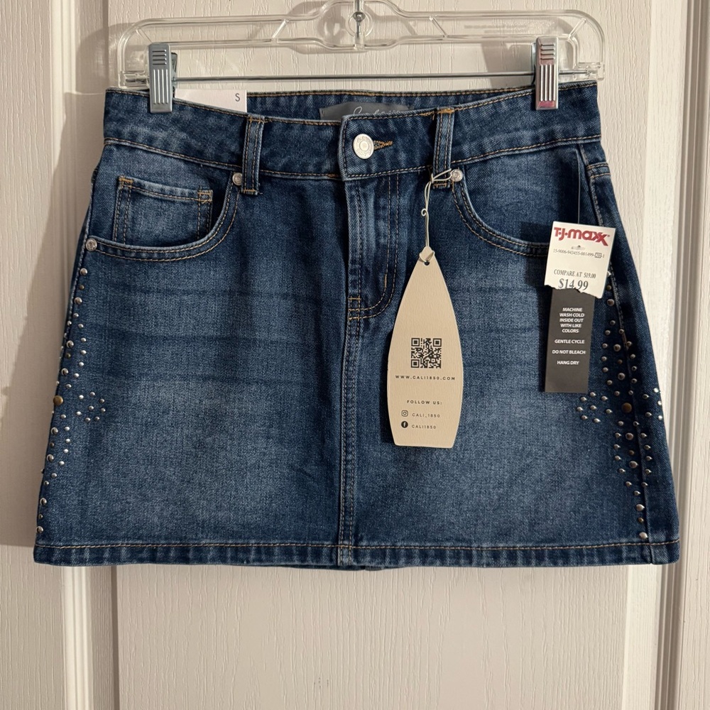 NWT Cali 1850 Stylish Blue Denim Mini Skirt